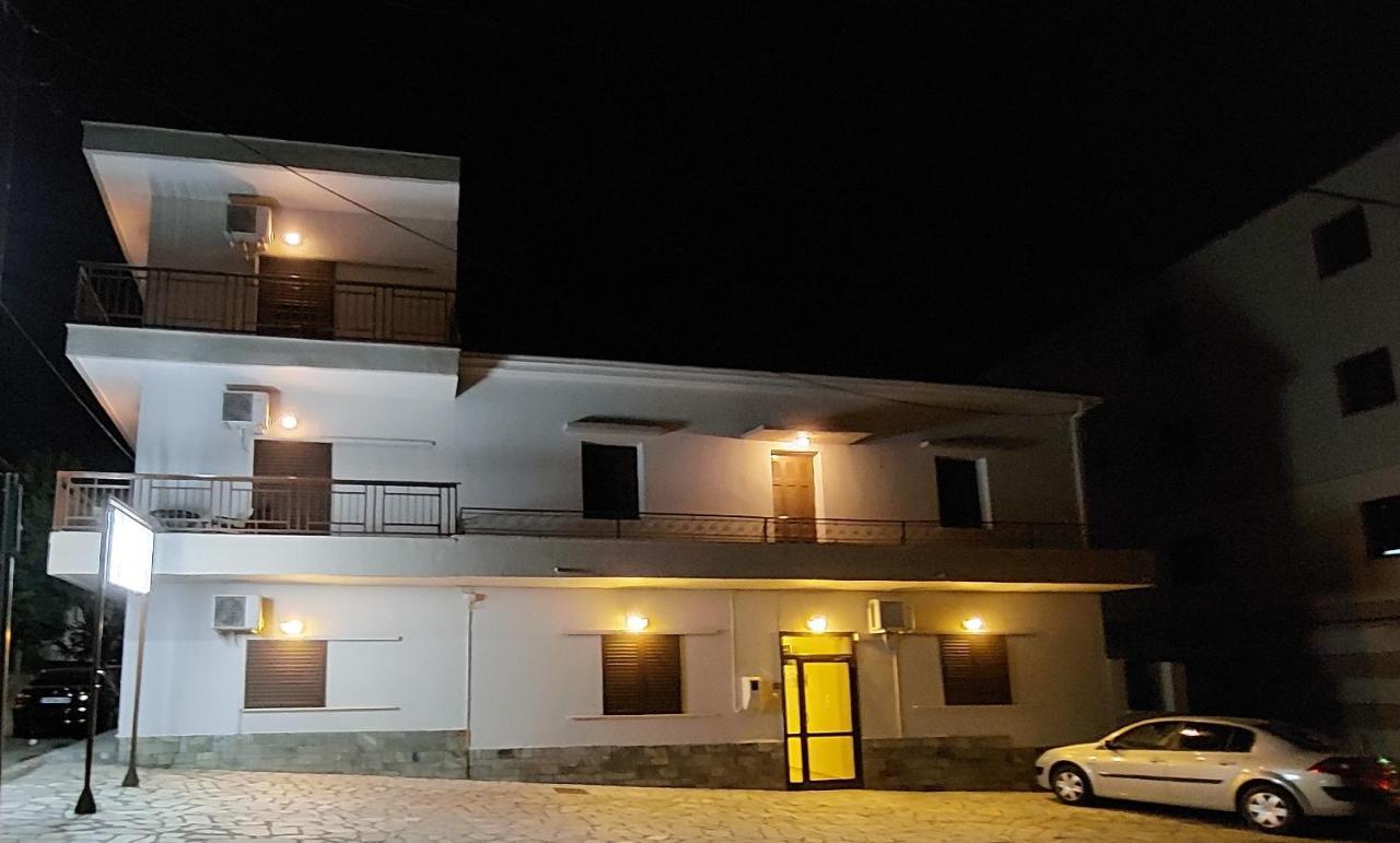 Polemarhos Guest House 4 Kalampáka Luaran gambar